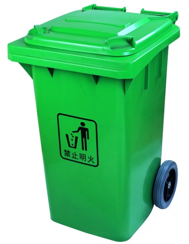 CONTENIDOR DE BASURA CON DOS RUEDAS TRASERAS, ASA PARA FACILITAR SU TRANSPORTE Y TAPA